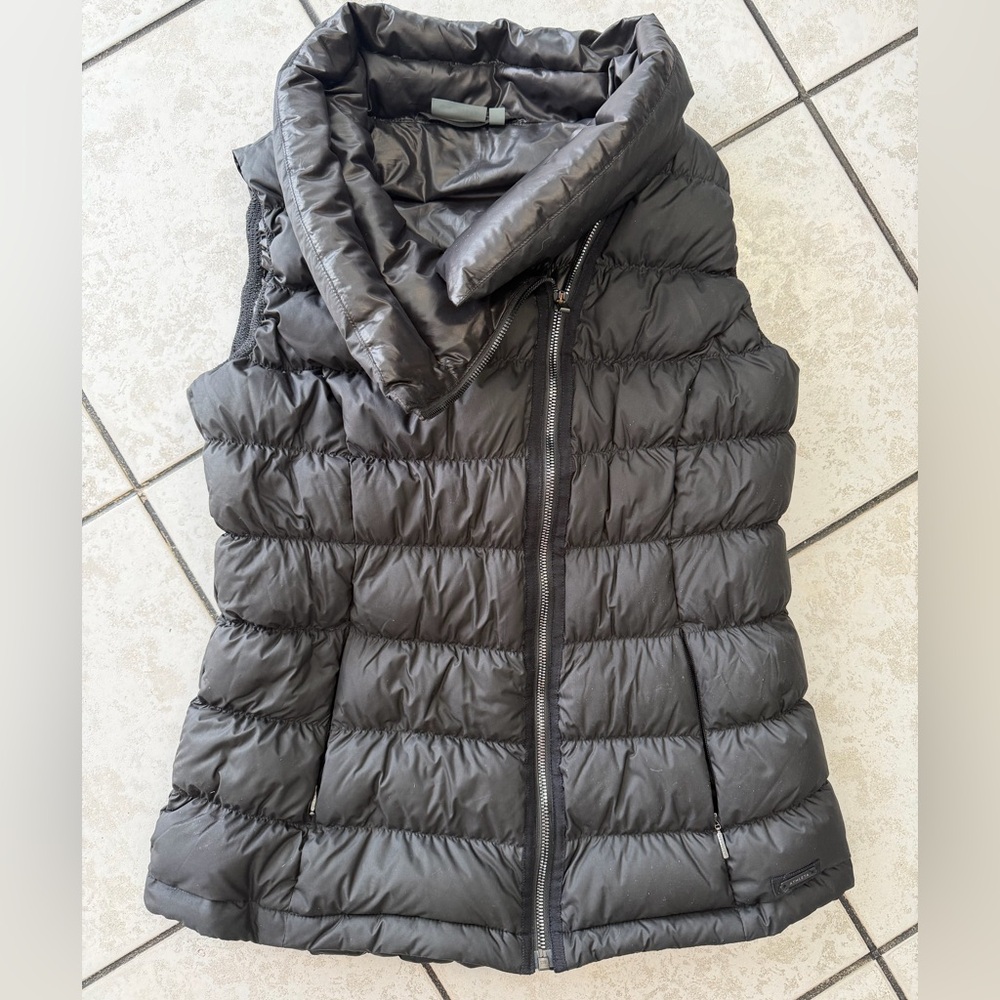 Athleta Downabout Goose down puffer Vest size medium